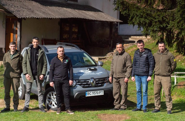 Zacharovanyi Krai National Nature Park receives vehicle from German partners
